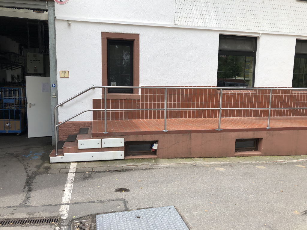 Geländer aussen 01 02