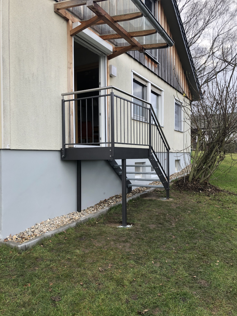Treppe aussen 08 01