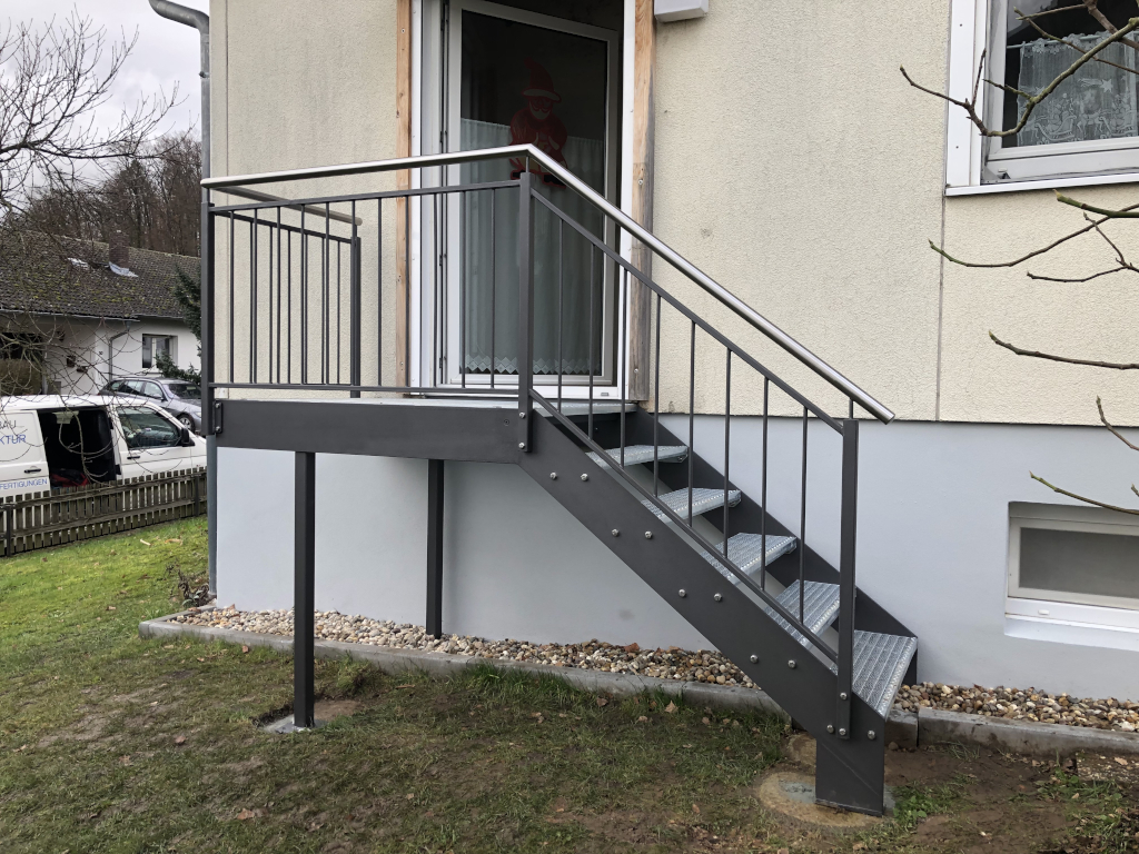 Treppe aussen 08 03
